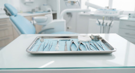Khay dụng cụ nha khoa tiểu phẫu nhổ răng vô trùng